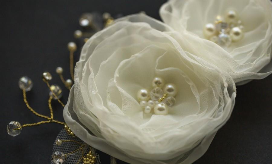 Hochzeit - Ivory Flower headpiece, unique bridal headpiece, bridal barrette, something blue, hair accessory, wedding headpiece,
