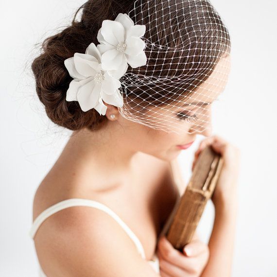 Mariage - Birdcage Veil With Flowers 9" - Bandeau Birdcage Veil - Wedding Mini Veil - Magnolia Flower - Wedding Hair Accessories