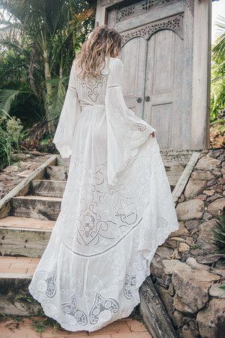 زفاف - The Gwendolyn Wrap Gown