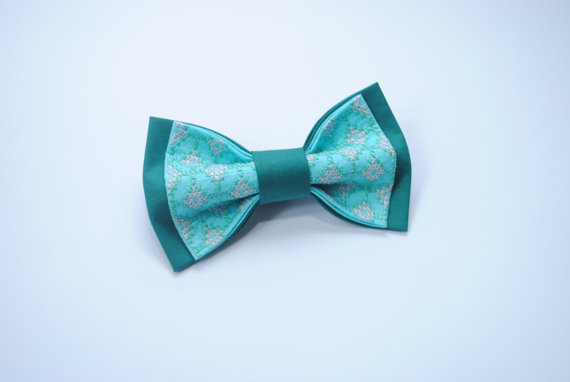 Mariage - Bow tie Embroidered bowtie Spa jade colours Bow ties for men Wedding in jade Bridesman style Mens bowties Gift ideas him Mens clothing Ties