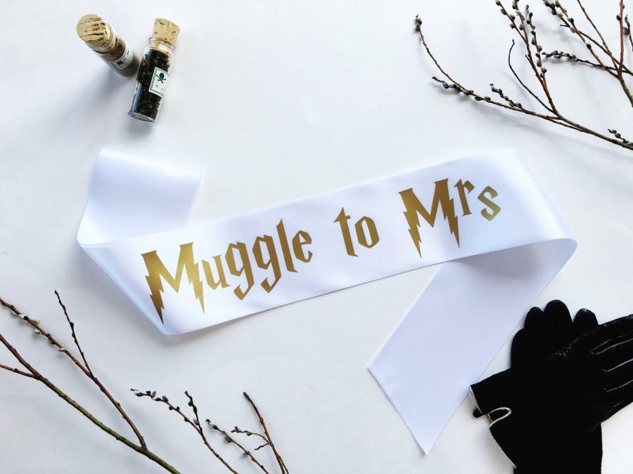 زفاف - Harry Potter Sash -  Harry Potter Wedding - Muggle to Mrs sash - Bachelorette Sash - Bachelorette Party Accessory - Deathly Hallows sash