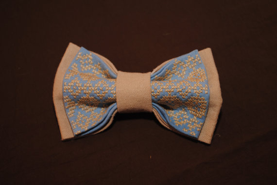 Hochzeit - Men's bow ties Embroidered beige blue bow tie Brodé noeud papillon bleu beige Gestickte beige blau Fliege pajarita azul bordado color beige