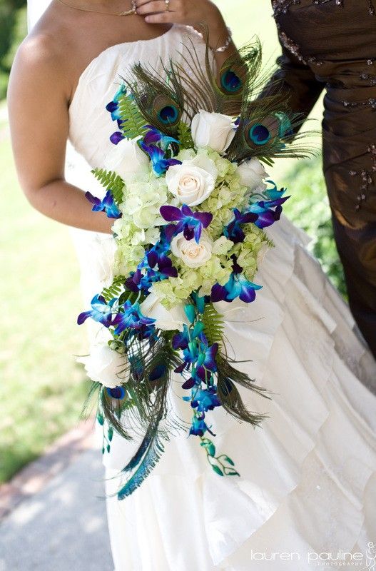 Wedding - Wedding Day Bouquet Ideas To Complement Your Ensemble