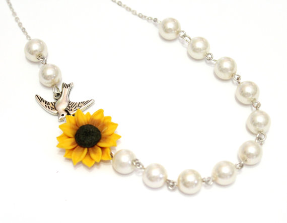 Hochzeit - Bridesmaid Jewelry Set,Sunflower Flower Necklace,For Her,Jewelry,Wedding White pearl,Yellow Sunflower,Bridesmaid Jewelry,Bridesmaid Necklace