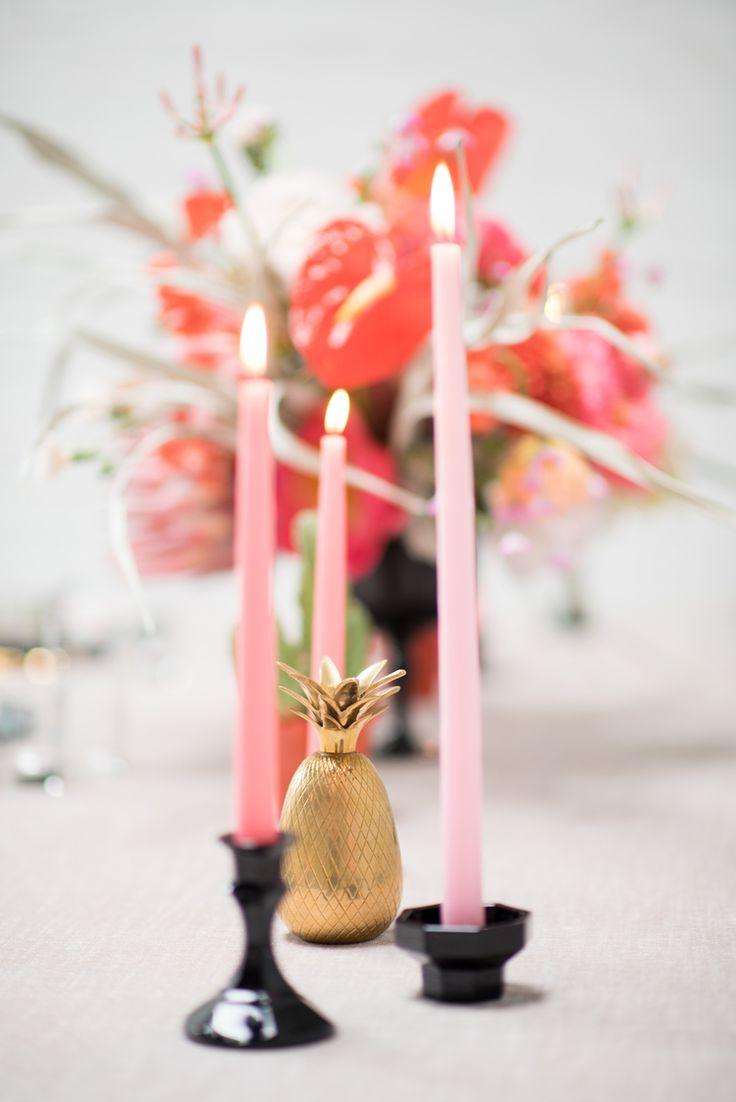 Hochzeit - Pink Candles with Black Candlesticks