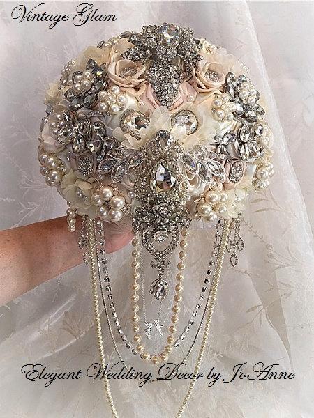 زفاف - VINTAGE GLAM Bridal Brooch Bouquet , DEPOSIT, Ivory Champagne Jeweled Wedding Bouquet, Cascading Pearl Brooch Bouquet, Custom Bouquet