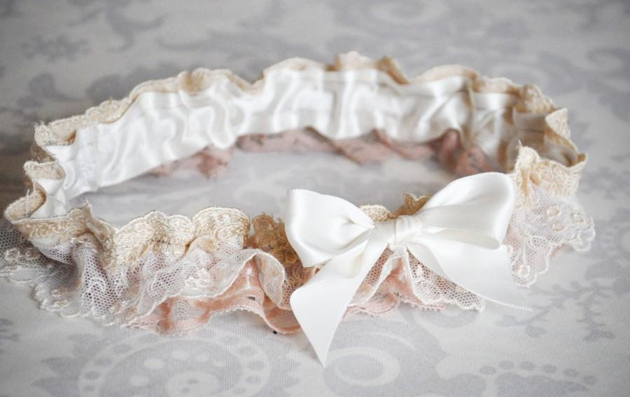 Wedding - Lace garter, Blush Garter, Champagne Garter, Ivory Garter, Ivory Lace Garter, Vintage Style Garter - 114G