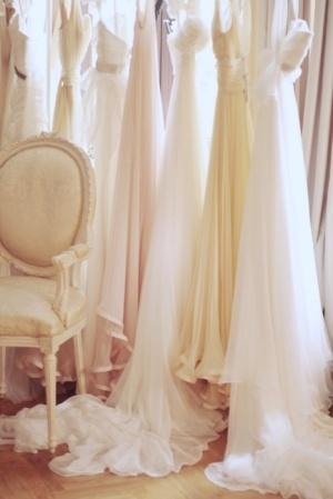 Hochzeit - White Bridal Gown