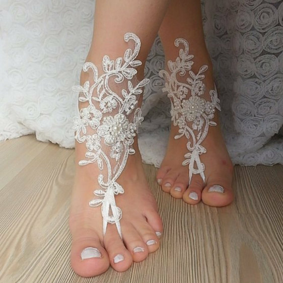 Mariage - Beach wedding barefoot sandals FREE SHIP embroidered sandals, ivory Barefoot , french lace sandals, wedding anklet,