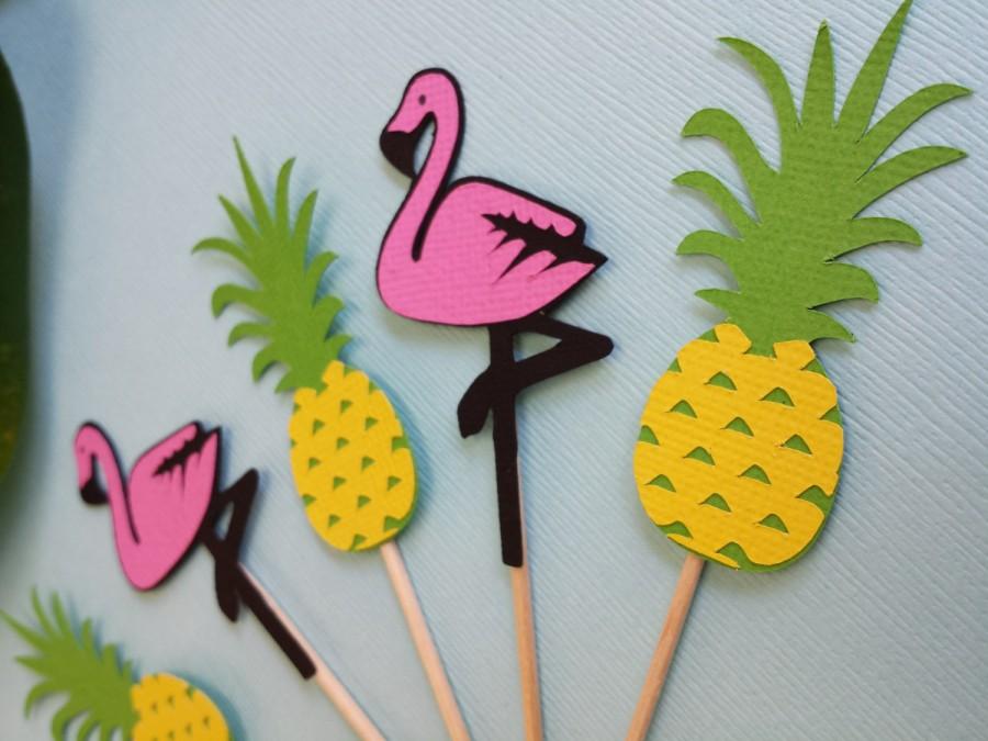 زفاف - Flamingo and Pineapple Cupcake Toppers set of 12 - Pool Party Birthday Decorations -Party Like a Pineapple Bridal Shower Drink or Food Picks