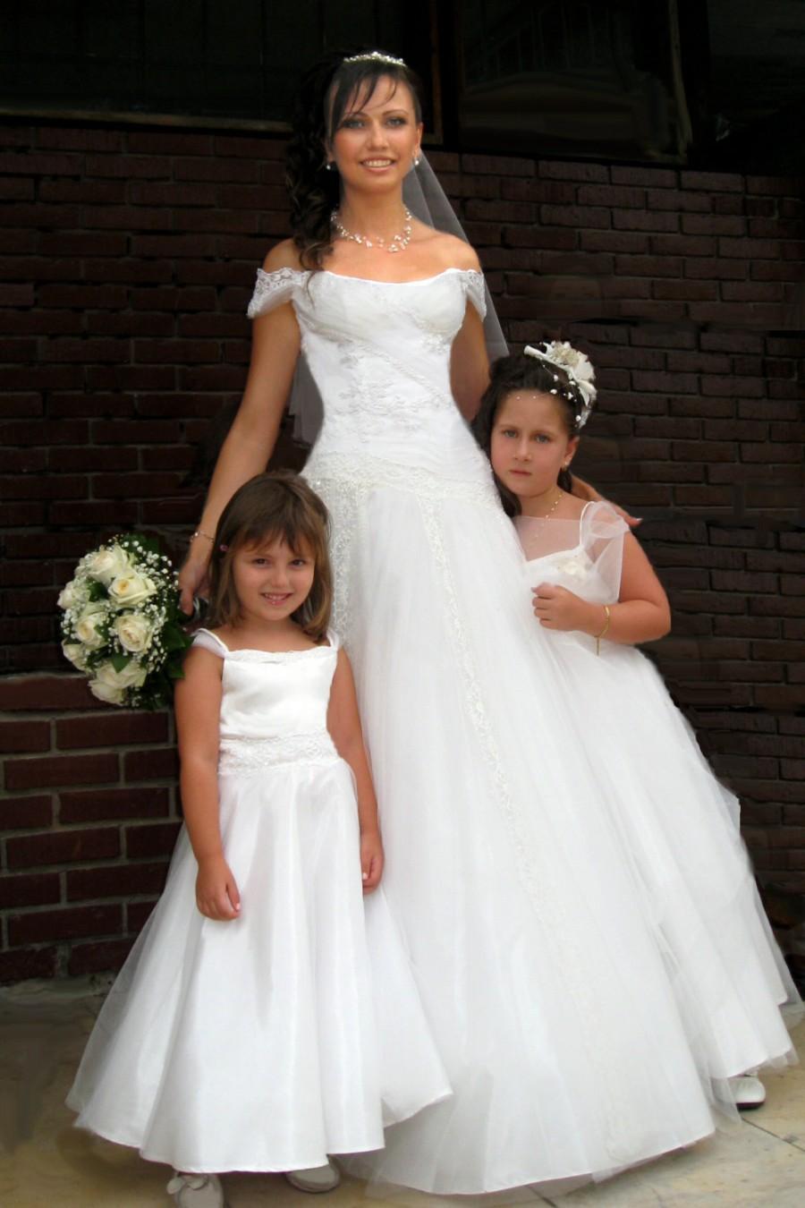 Wedding - Stunning flower girl dress with lace decoration, Ivory flower girl dress, tulle flower girl dress, made to measure flower girl dress