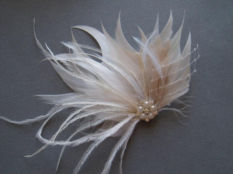 Mariage - Brides Feather Hair Piece Wedding Fascinator Hair Clip IVORY and WHITE bridal hairpiece