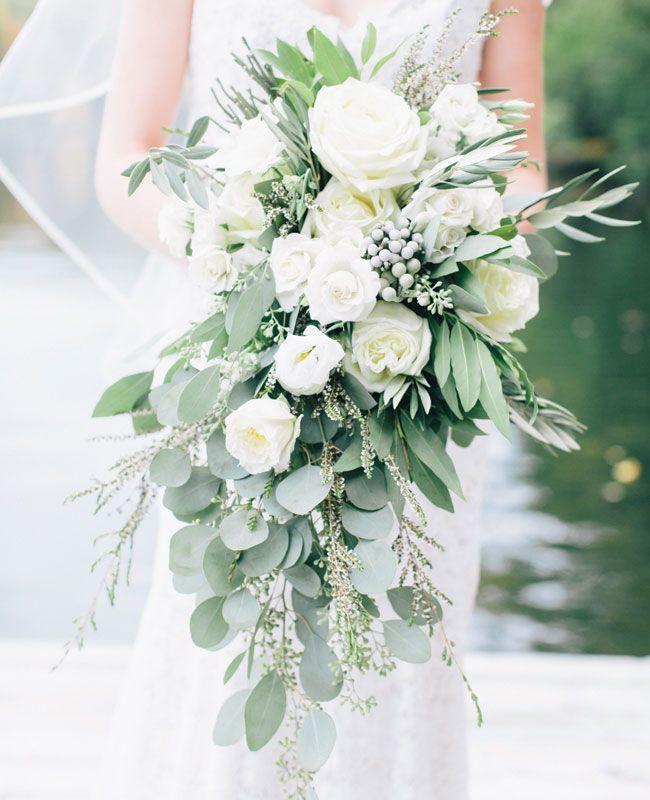 Mariage - Cascading Bouquets Full Of Whimsy, Romance And Bridal Style 