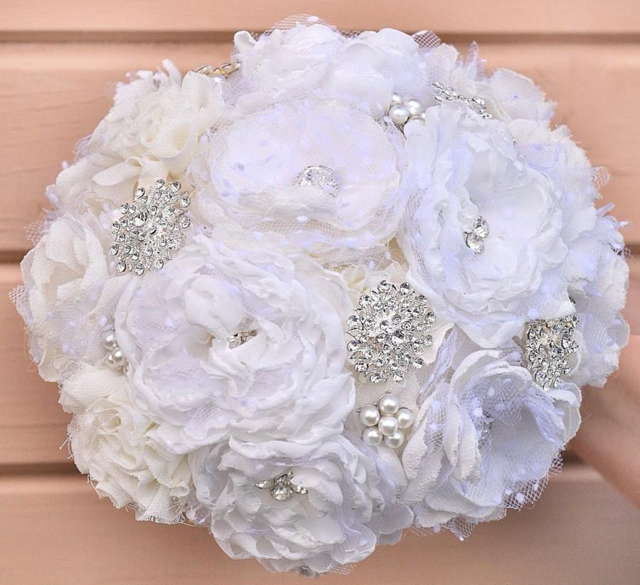 Mariage - Bridal Brooch Bouquet, Wedding Bouquet, Fabric Bouquet, Bridal Bouquet, White and Ivory Bouquet, Vintage Wedding