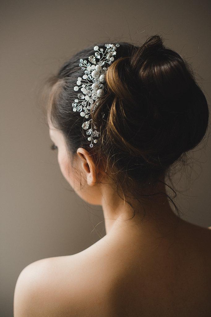 Wedding - Bridal headpiece. Bridal hair comb. Wedding hair comb. Pearl hair comb. wedding headpiece. wedding hair piece. Bridal crown. Hair accessory
