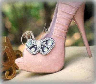 Hochzeit - Butterfly Shoe Clips Brown / Ivory / White Handmade, Stylish Bride Bridal Bridesmaid, Elegant Stunning Delicate, Spring Rockabilly Couture