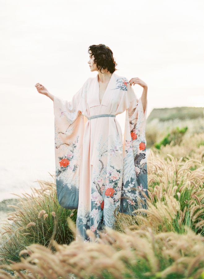 زفاف - This Might Be The Prettiest Bridal Kimono Ever.
