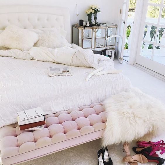 Hochzeit - Pretty Pinks: Pale, Pastel Soft Pink Rooms