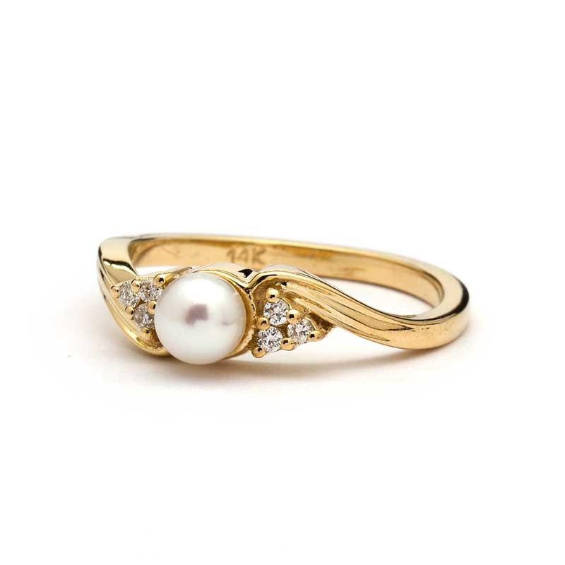 Wedding - Vintage Pearl Engagement Ring in Yellow Gold / Vintage Pearl Ring / Pearl and Diamond Ring / Vintage Style Pearl Engagement Ring