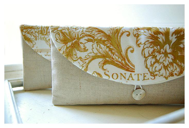 Hochzeit - French Metallic Gold Linen set of 7 Bridesmaid Clutch Filigree Bridal Wedding Shabby chic monogram personalize cosmetic bag Gift MakeUp