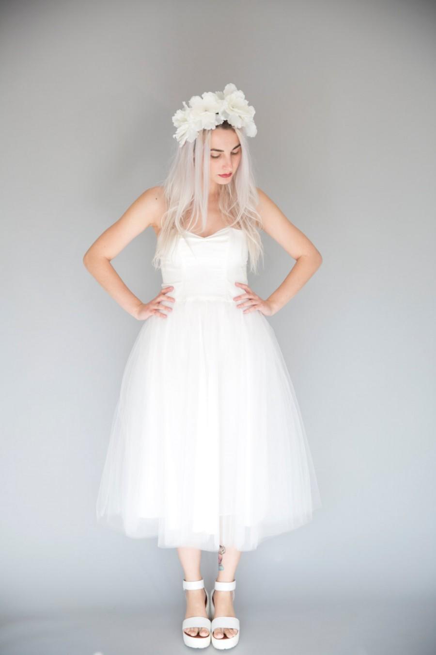 Hochzeit - Ivory strapless sweatheart tulle wedding dress / tea length bridal gown / ballerina wedding dress