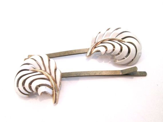 Hochzeit - White Feather Bobby Pins Wedding Hairpins Bohemian Accessories