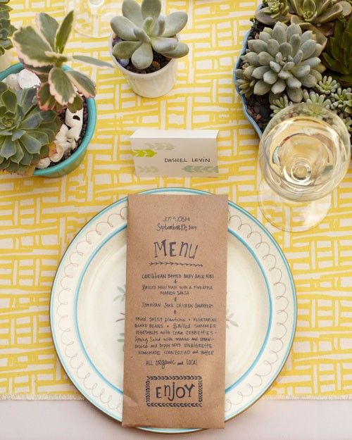 Mariage - A Casual Yellow-and-Pink Wedding At Home In California