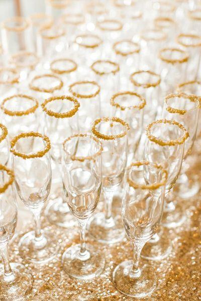 Hochzeit - Inspired Idea: New Year’s Eve Party Ideas