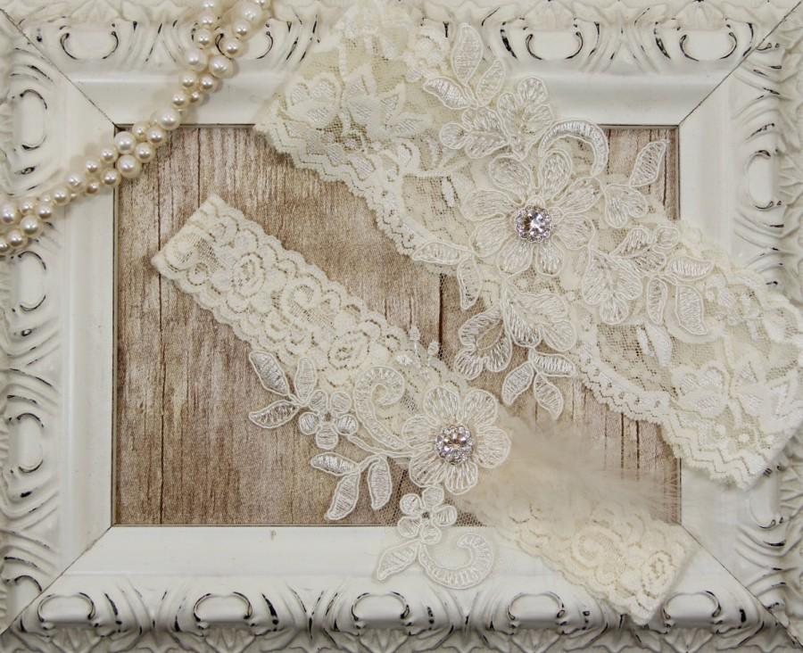 Hochzeit - Light Ivory Lace Wedding Garter Set , Ivory Lace Garter Set, Toss Garter , Keepsake Garter, Bridesmaid Gift, Prom, Wedding Gift