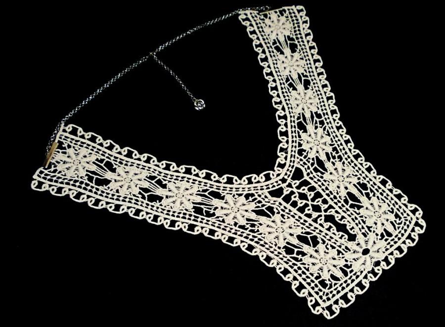 Hochzeit - Crochet collar, Handmade Cotton Lace Collar, necklace, FREE SHIPPING, Woman Accessories, Cream Color, Big Necklace, Woman Applique - OOAK