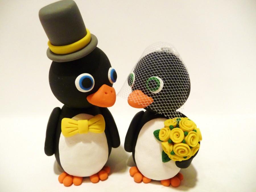 Hochzeit - Penguin Wedding Cake Topper - Choose Your Colors