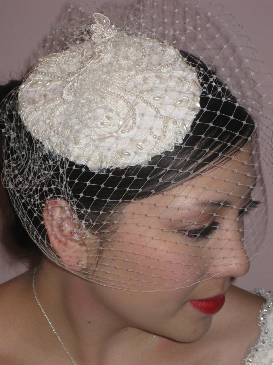 Свадьба - Bridal hat/birdcage veil. vintage inspired bridal hat with removable birdcage veil.