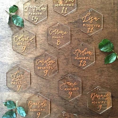 Mariage - Escort Card Display Ideas For Weddings: Lucite