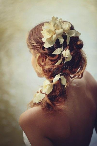 Свадьба - White magnolia comb, wedding hair accessory for bridal, bridal shower gift, anniversary gift