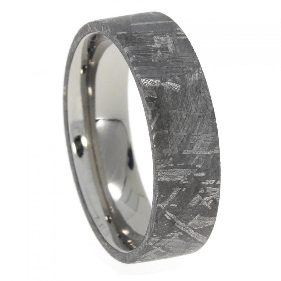 زفاف - Gibeon Meteorite Ring Overlaid on Tungsten Sleeve
