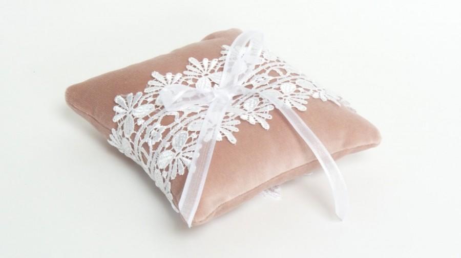 Wedding - velvet ring pillow // blush pink ring pillow // velvet ring bearer pillow // lace ring bearer pillow