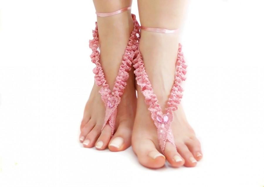 Mariage - Pink Frilly Wedding Crochet Barefoot sandal, Dreamy Wedding Jewelry, Romantic, Nude shoes, Foot thong jewelry