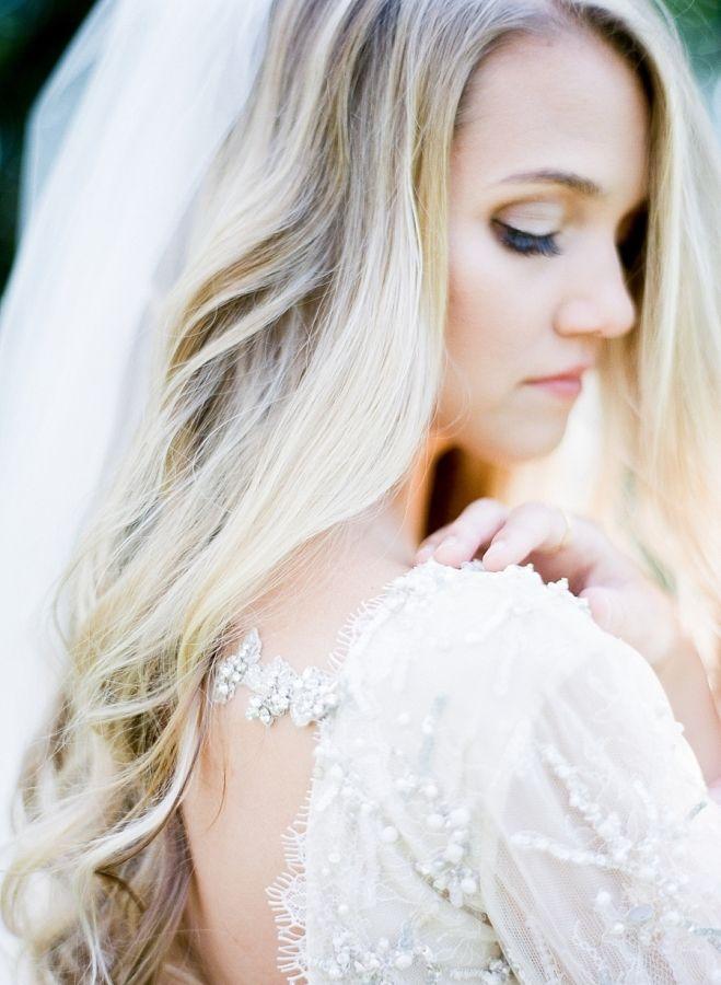 Hochzeit - Style Meets Southern Charm For This Fashion   Floral Filled Bridal Shoot