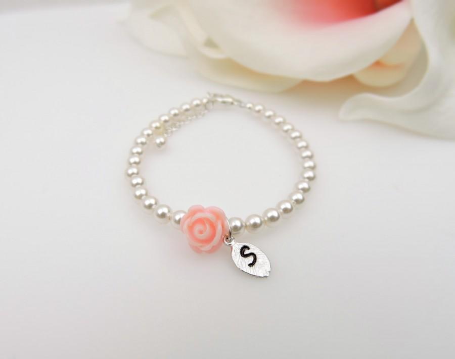 Mariage - Swarovski Pearl And Rose Flower Girl Bracelet With Letter Leaf And Sterling Clasp And Chain Charm Personalized Flower Girl Gift FREE US Ship