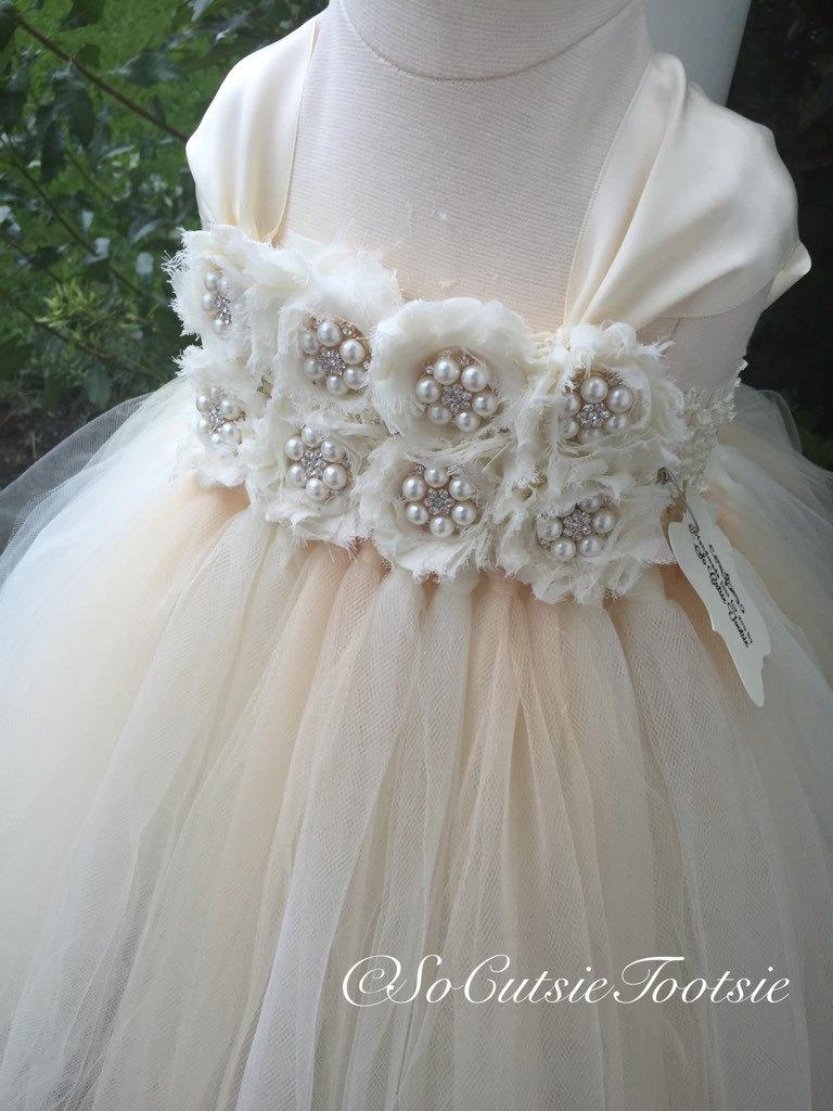 Mariage - Ivory Champagne Flower Girl Dress/ ivory flower girl dress/ champagne flower girl dress/ weddingn dress/ junior bridesmaid dress/ lace