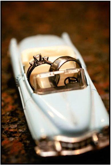 Hochzeit - Pin Of The Week: Ring Shot In A Toy Car
