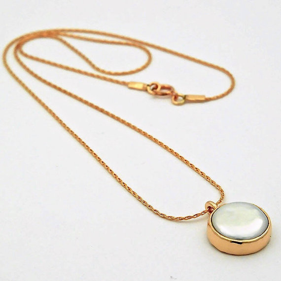 Hochzeit - Round Pearl Gold Pendant - Gold Pendant Necklace - Round Pearl Gold Necklace - Bridal Jewellery - Gold pearl Jewellery - Bridal Necklace