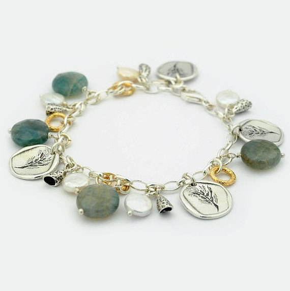 Свадьба - Green agate Bracelet, Silver coin Bracelet, Pearls agate Bracelet, Silver Charm Bracelet, Silver Pearl Bracelet, Agate Charm Bracelet