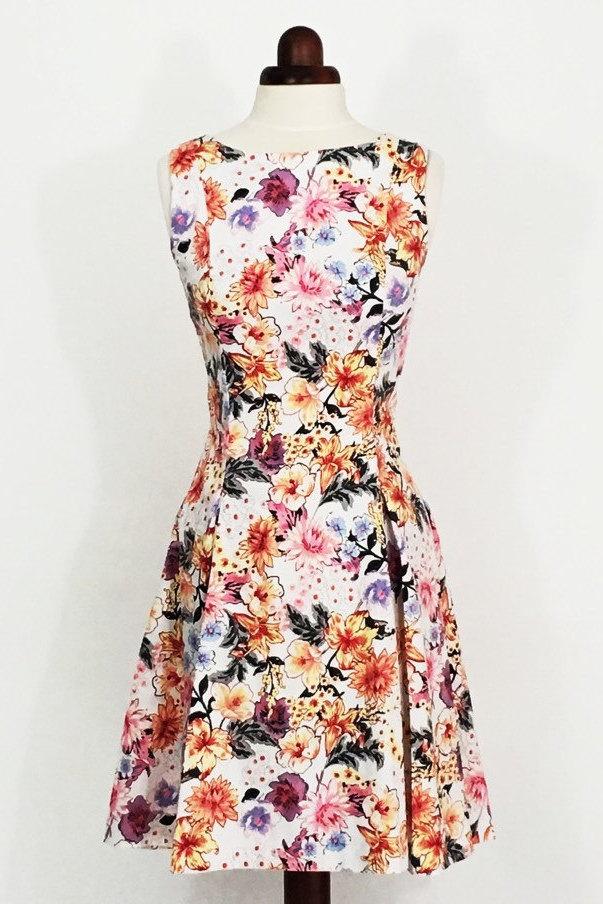 Свадьба - Ditsy floral dress, fit and flare dress, tropical print dress, vintage style dress, 1950s dress, summer dress, wedding guest dress