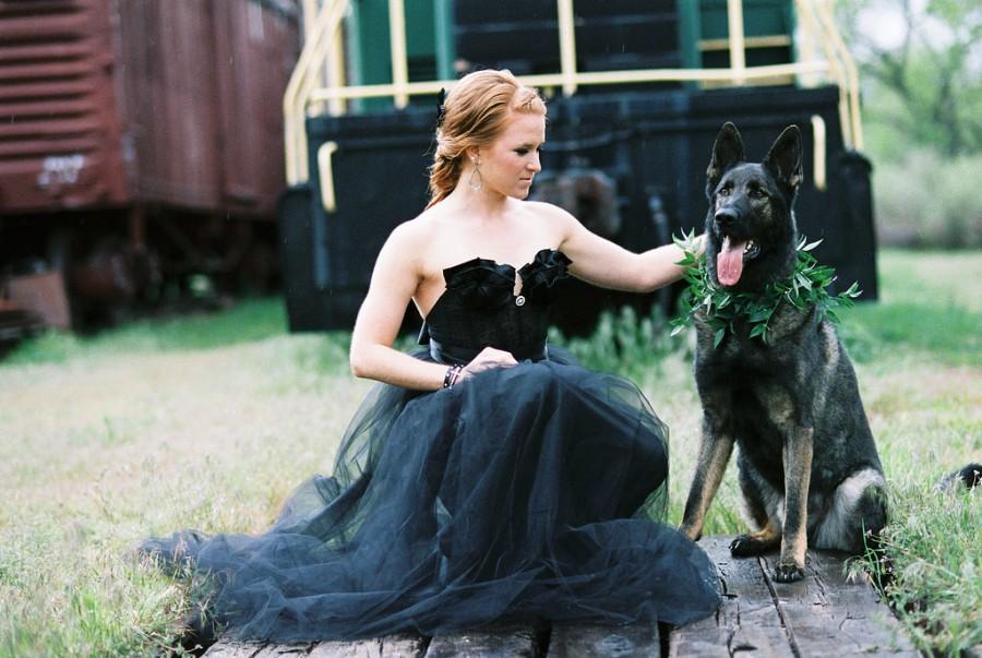 Свадьба - The Black Ruffled Bustier Tulle Wedding Skirt Dress/Gown in Black Lace