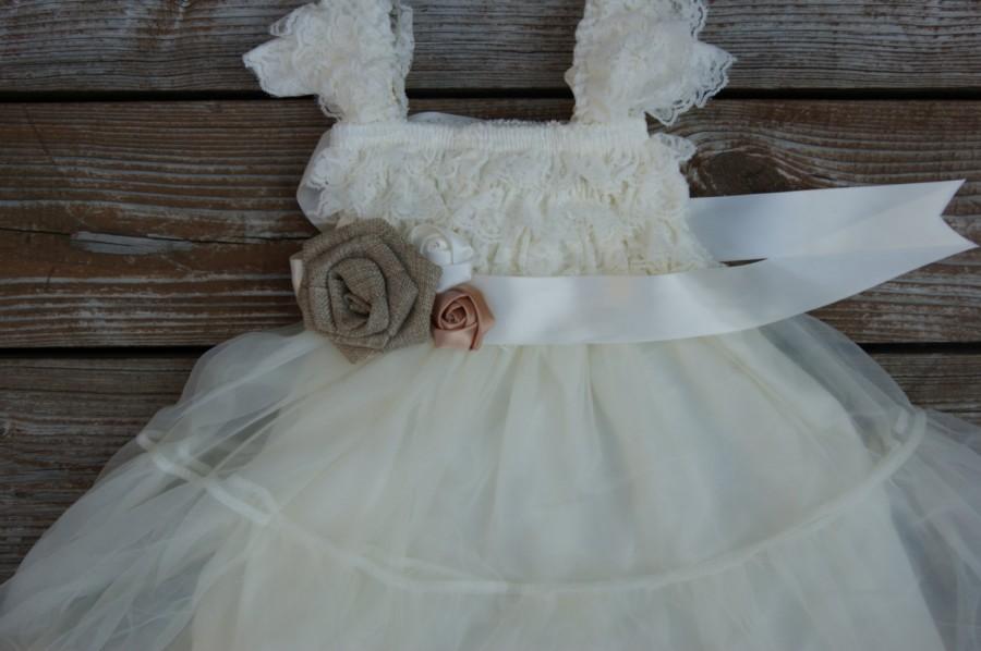Mariage - Toddler lace dress. Lace ivory flower girl dress. Country wedding. Rustic flowergirl dress.