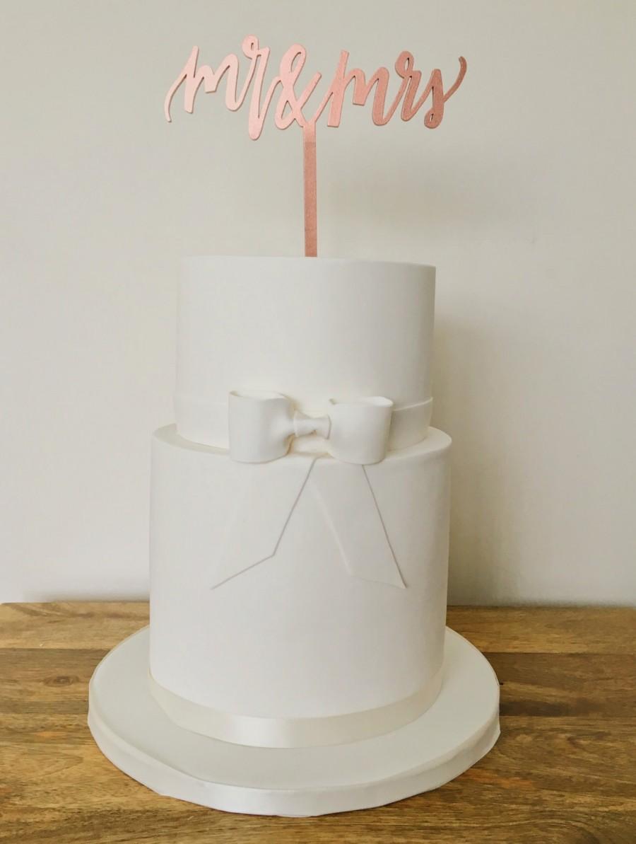 زفاف - Mr and Mrs Calligraphy Laser Cut Wedding Cake Topper 