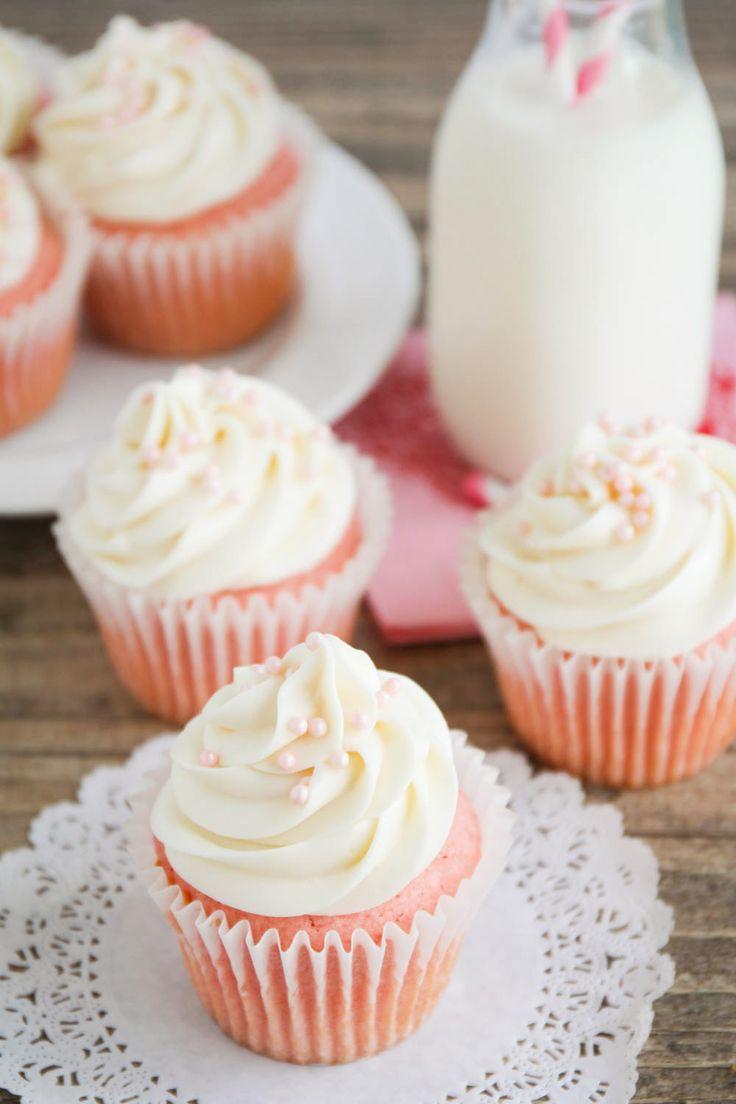 Hochzeit - Pink Velvet Cupcakes