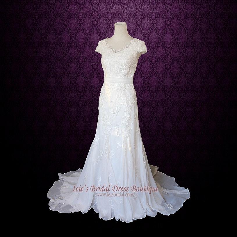 زفاف - Simple Elegant Modest Lace Wedding Dress With Scallop Lace V-Neck And Cap Sleeves 