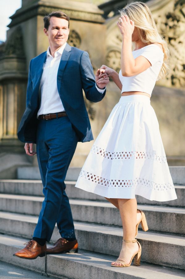 Hochzeit - This Springtime Engagement Session Is Why We Love New York